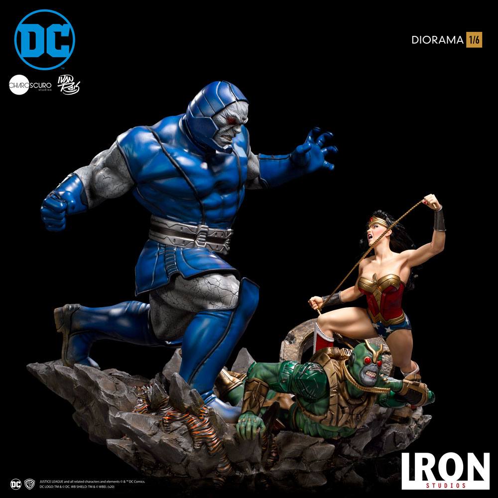 IRON STUDIO - Dc Comics - Wonder Woman vs Darkseid Diorama 1:6 by Ivan Reis - Image 5