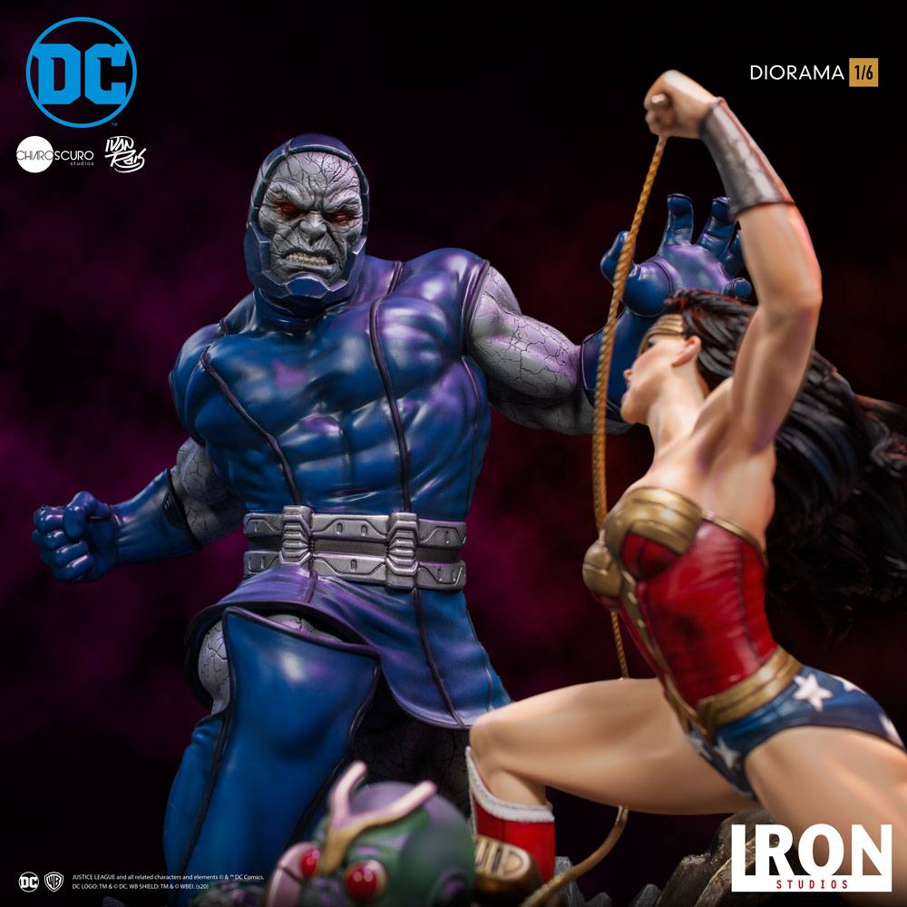 IRON STUDIO - Dc Comics - Wonder Woman vs Darkseid Diorama 1:6 by Ivan Reis - Image 7