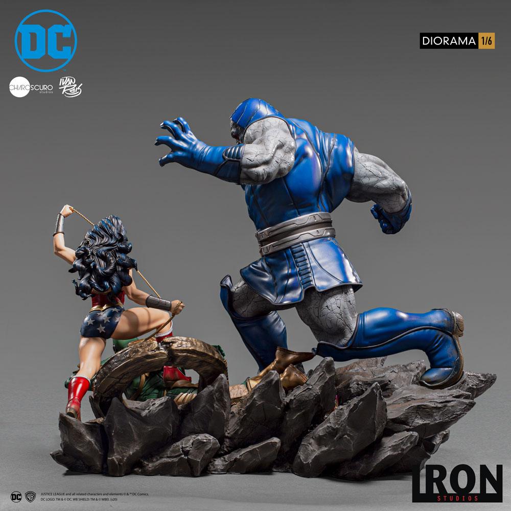IRON STUDIO - Dc Comics - Wonder Woman vs Darkseid Diorama 1:6 by Ivan Reis - Image 9