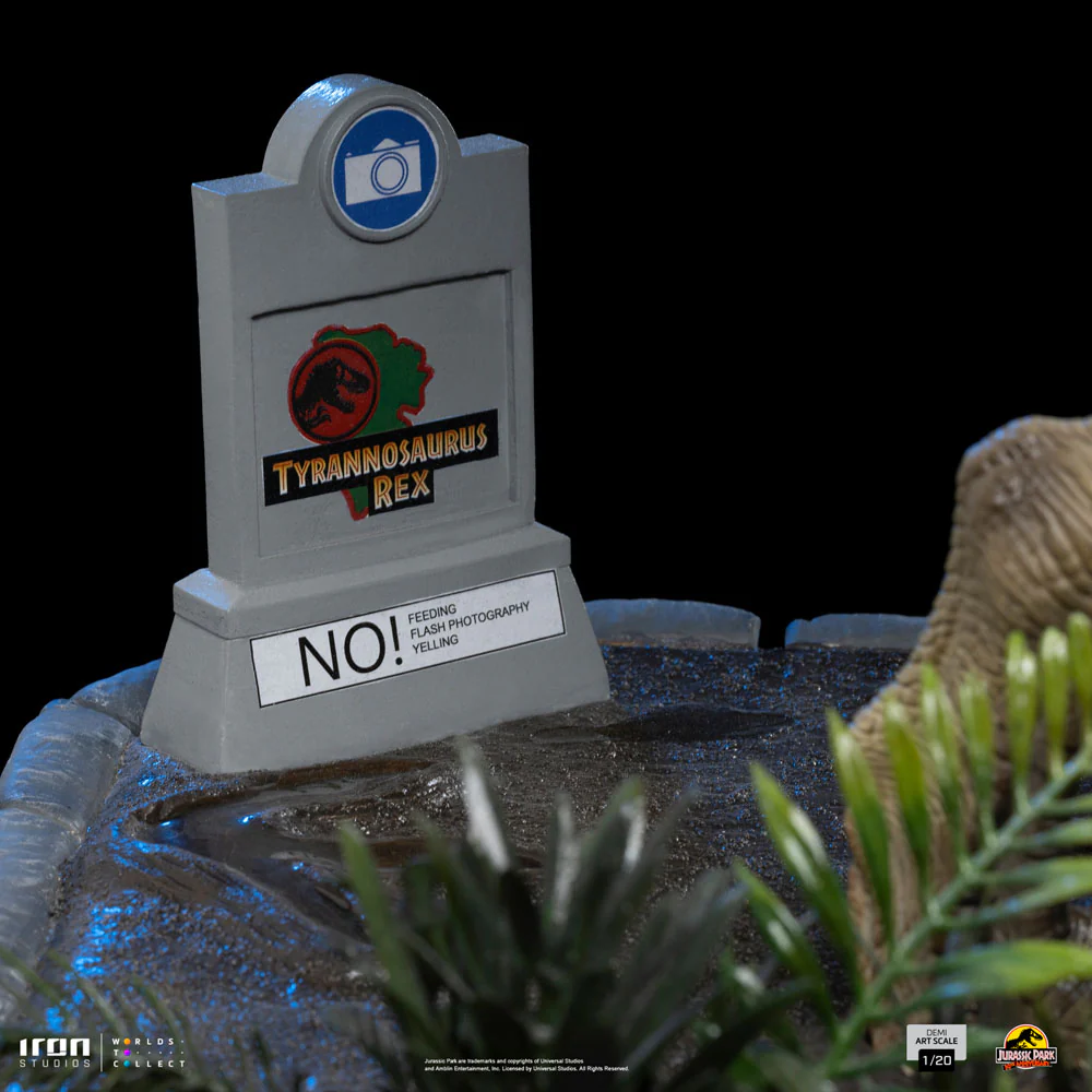 IRON STUDIO - Jurassic Park Demi Art Scale Statue 1:20 T-Rex Attacks Donald Gennaro - Image 7