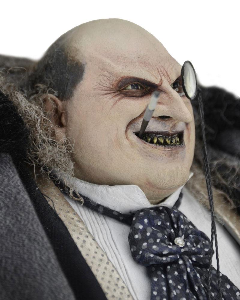 NECA - Dc Comics - Batman Returns Action Figure 1:4 Mayoral Penguin (Danny DeVito) - Image 4