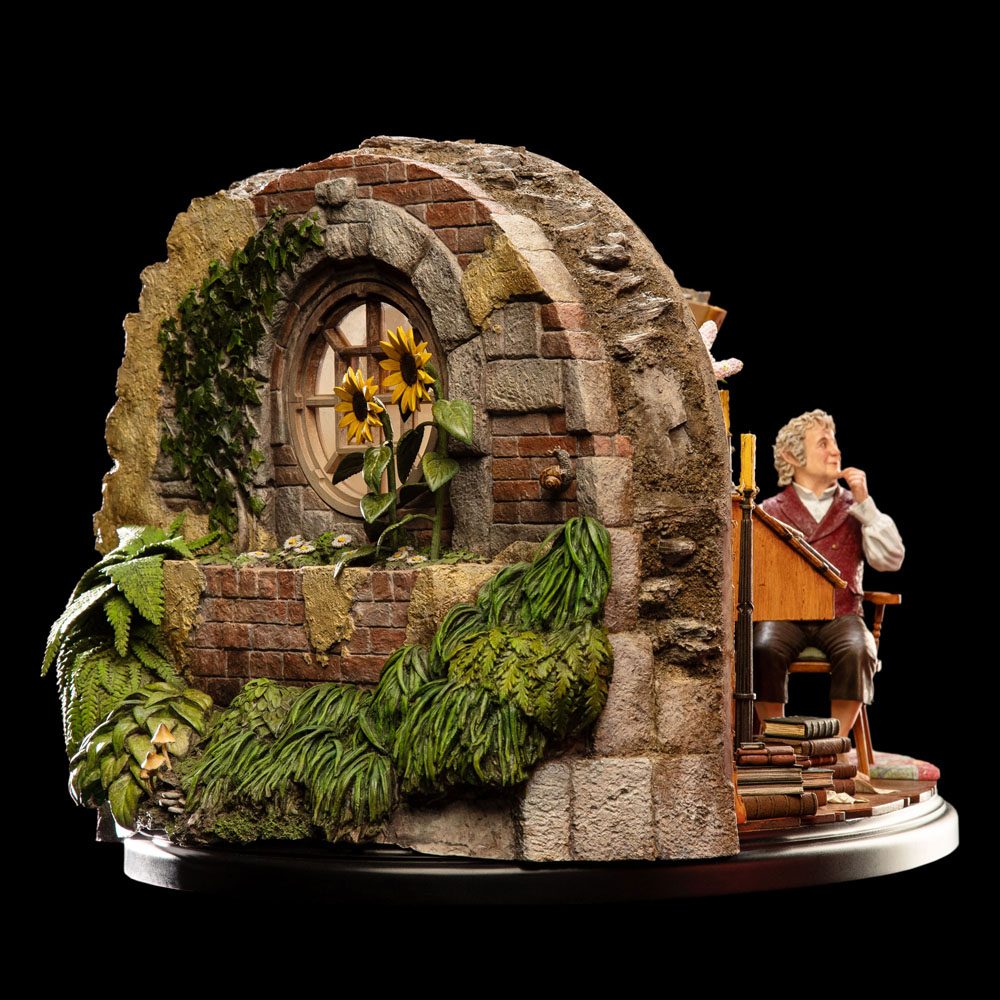 WETA COLLECTIBLES - The Lord of the Rings Statue 1:6 Bilbo Baggins in Bag End - Image 16